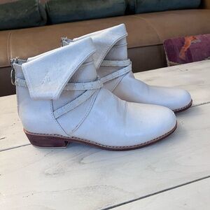 FLANNEL Australia Ankle Boots
